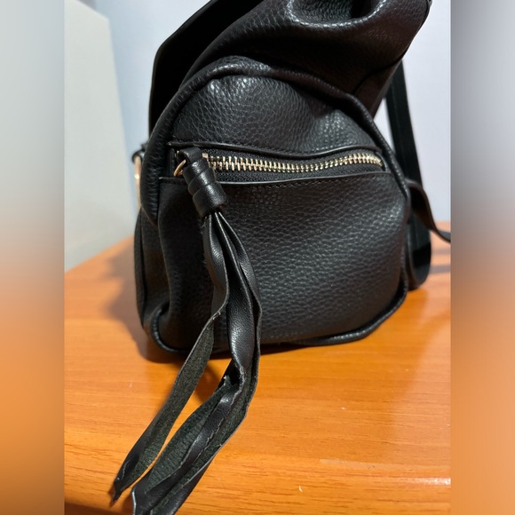 🖤Zara faux leather backpack🖤 - Picture 6 of 8